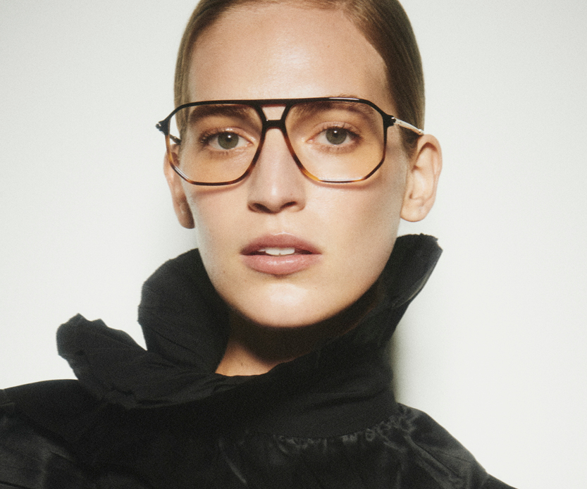 Discover blue light glasses, the clever accessory that combines fashion ...